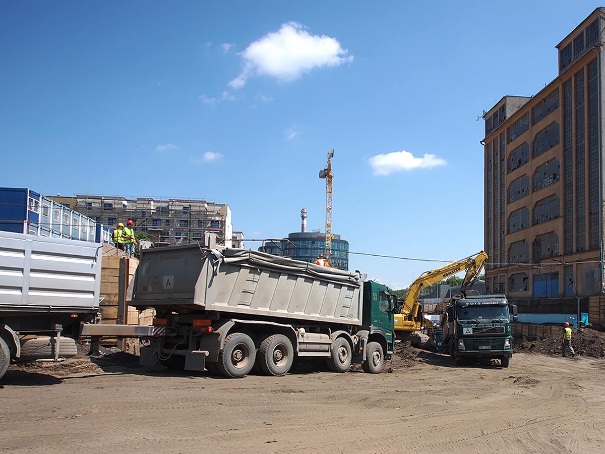 Výstavba základové jámy - Mechanica Praha